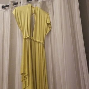 Gorgeous yellow dress.